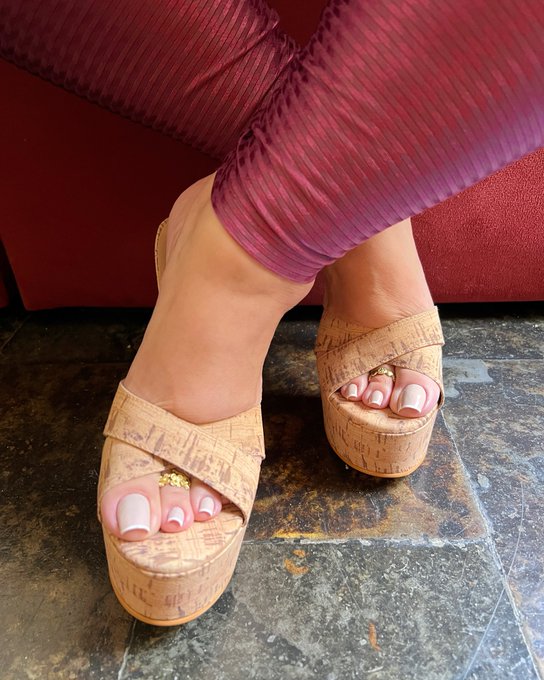 Juliette_rj 👸🏼 ONLYFANS TOP 6.5%'s pics and videos - FdLzIoFXwAM85h5 jpg:small image 17