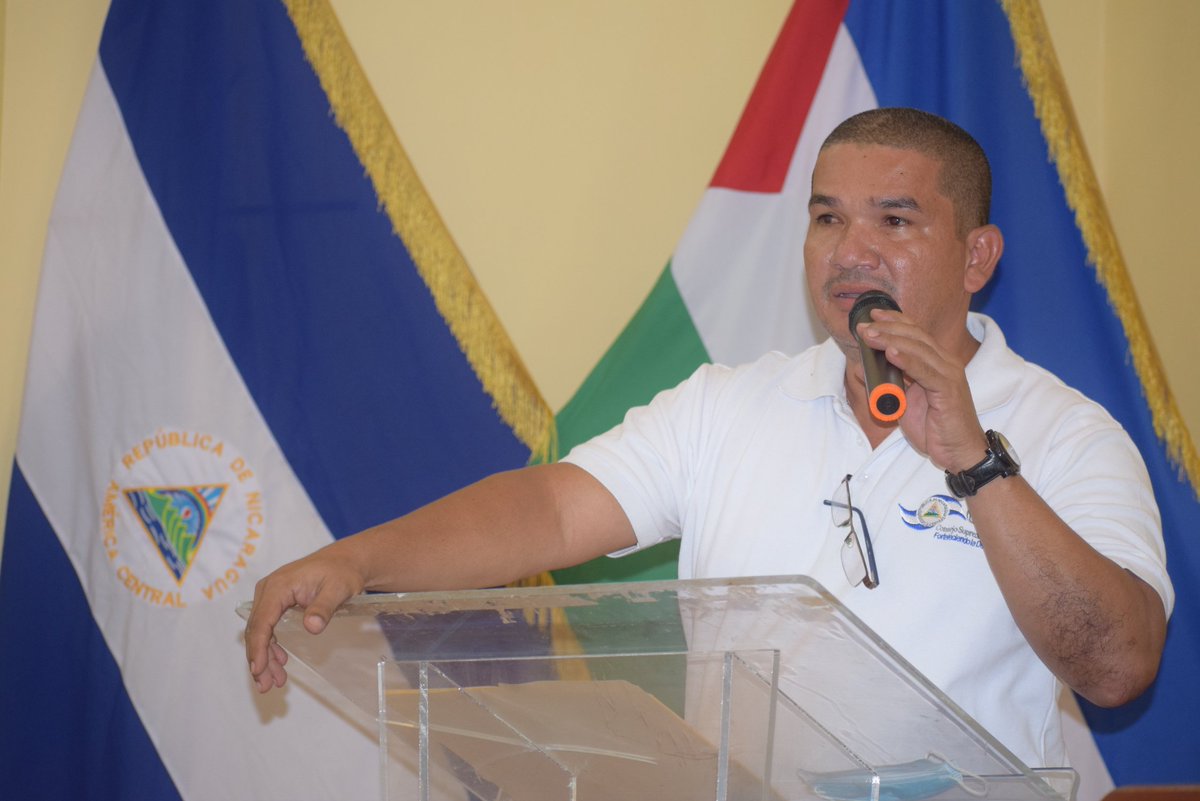 Miembros de los Consejos Electorales Municipales del #CaribeSur fueron Juramentados por el CEN y quedan en posesión de sus cargos de cara a las #EleccionesMunicipales2022

Foto ©Alexander Diaz