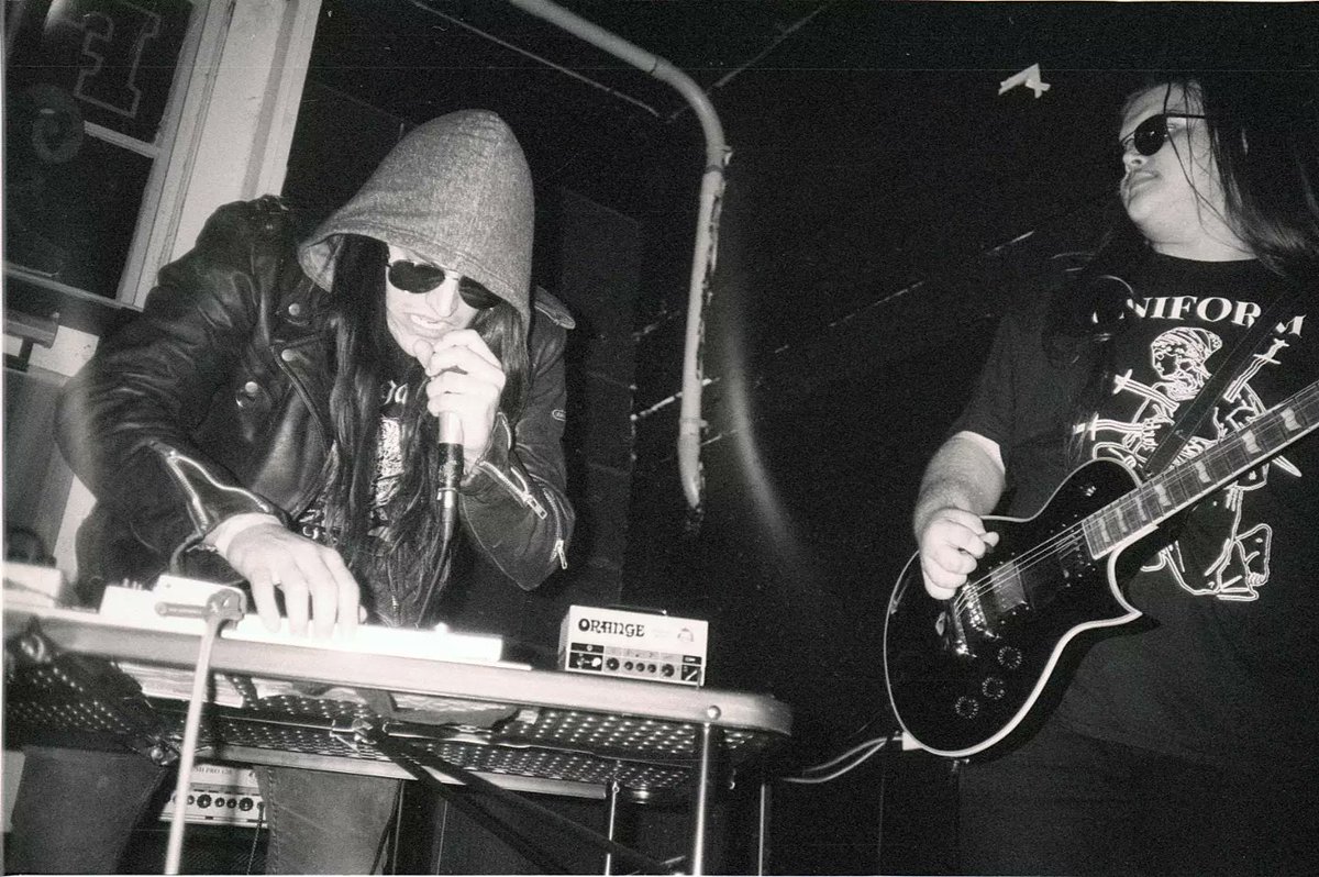tenant_sludge's tweet photo. I dont want to be born
I dont want it
Leave me in hell
.
📸: IG @ cwyptidsss
#sludge #doom #noise #riffs https://t.co/vJP2HLNERZ