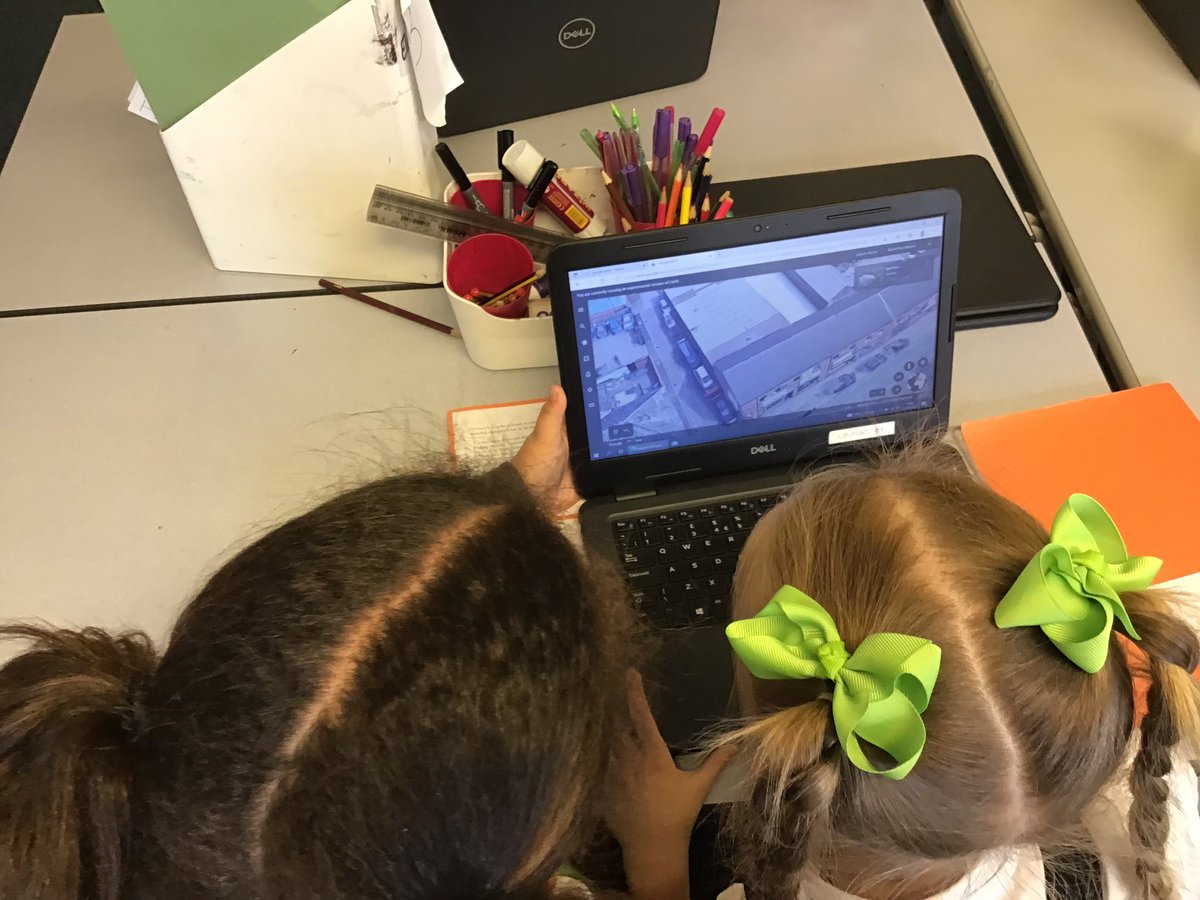 LindenRDCedar's tweet photo. @LindenRoad #LindenComputing #LindenGeography #GoogleEarth
We used Google Earth to find the U.K, Manchester, Linden Road, our home address and South America. @LindenRoad https://t.co/xj4I6sxG0H