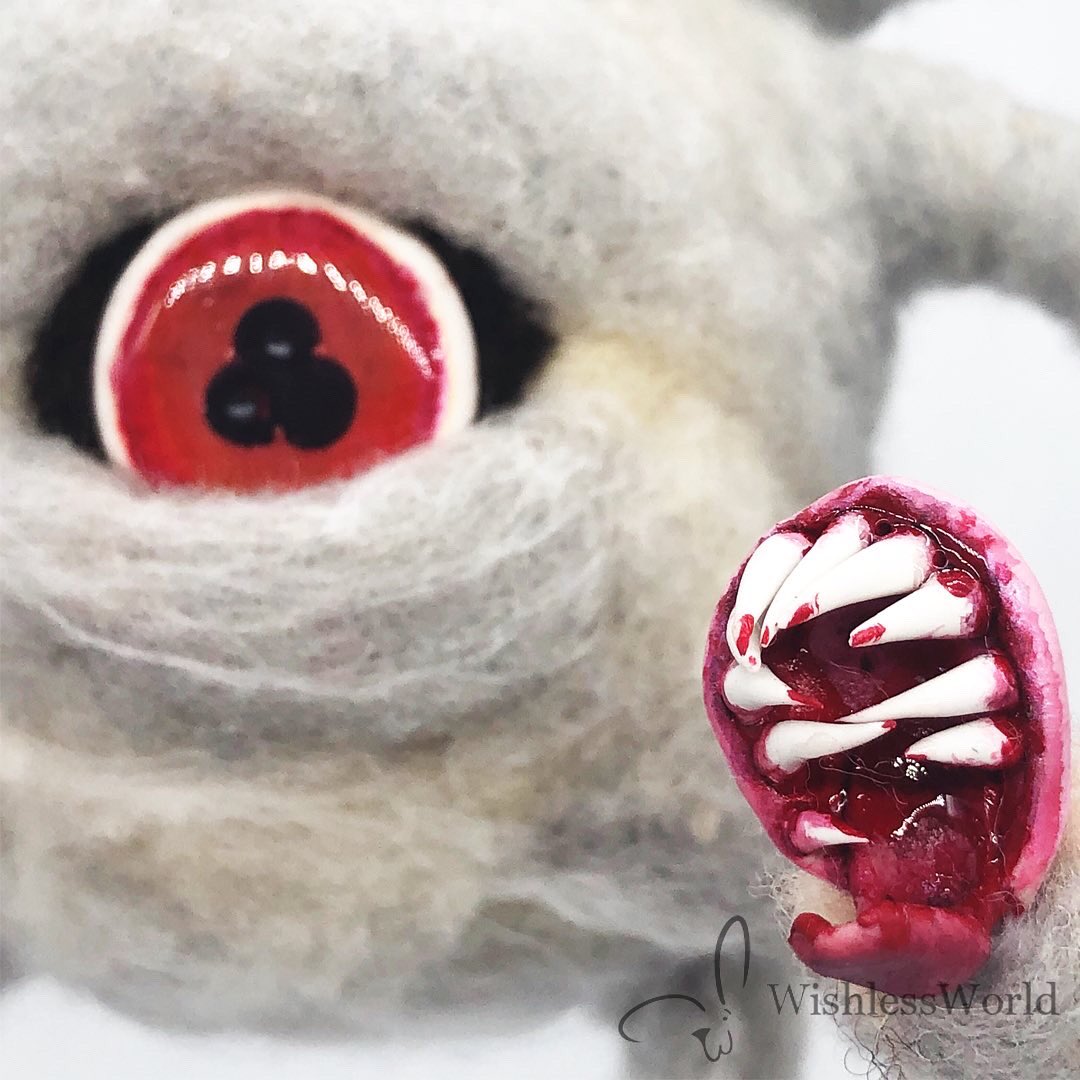 This little monster would like a taste of your blood… he pinky promises not to bleed you dry. 😉

#beholderkin #deathkiss #dungeonsanddragons #needlefelting #fiberart