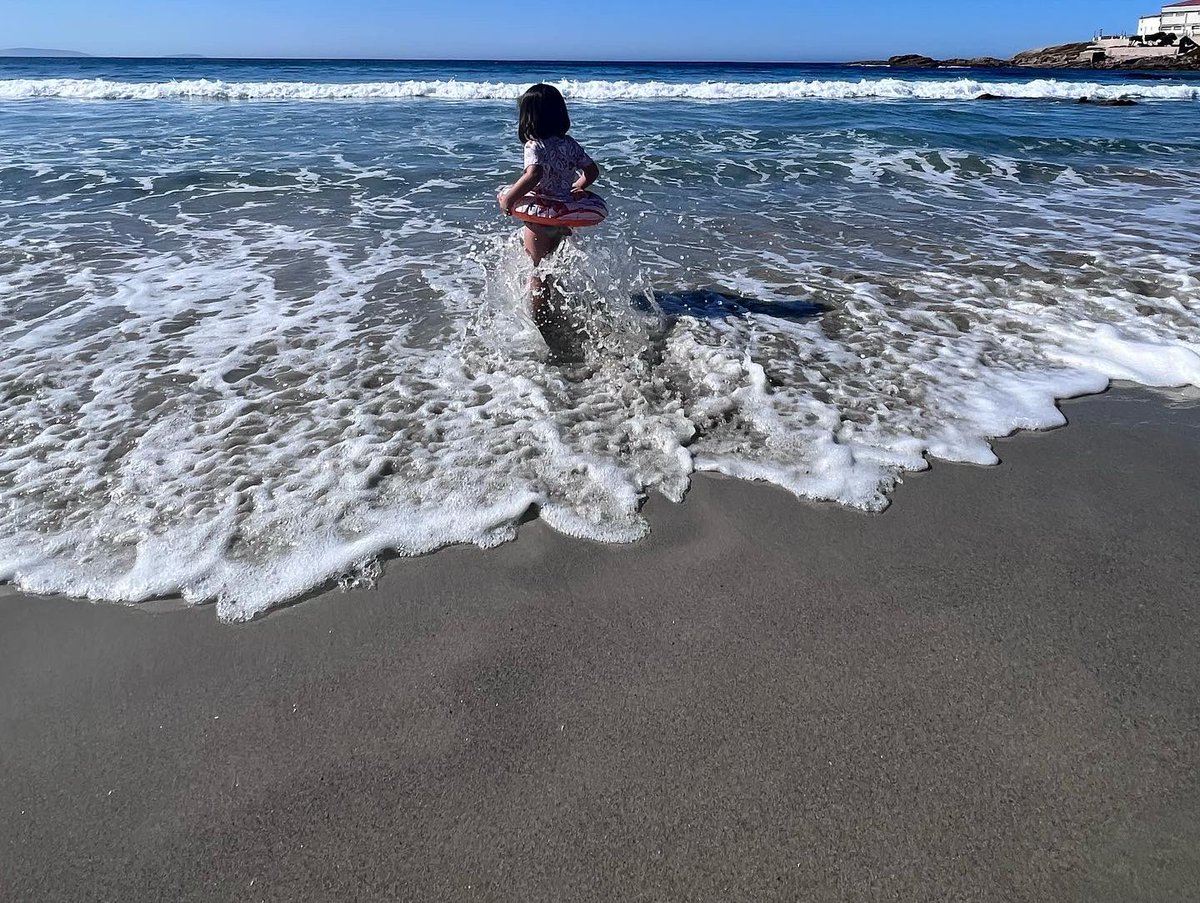 mfpardo's tweet photo. Se acaba el verano… pero matando… 🌞🌞🌞✨#endofsummee2022 #seacabaelverano #galiciamola #galifornia #caion #coruña https://t.co/xo8jiQzMMt