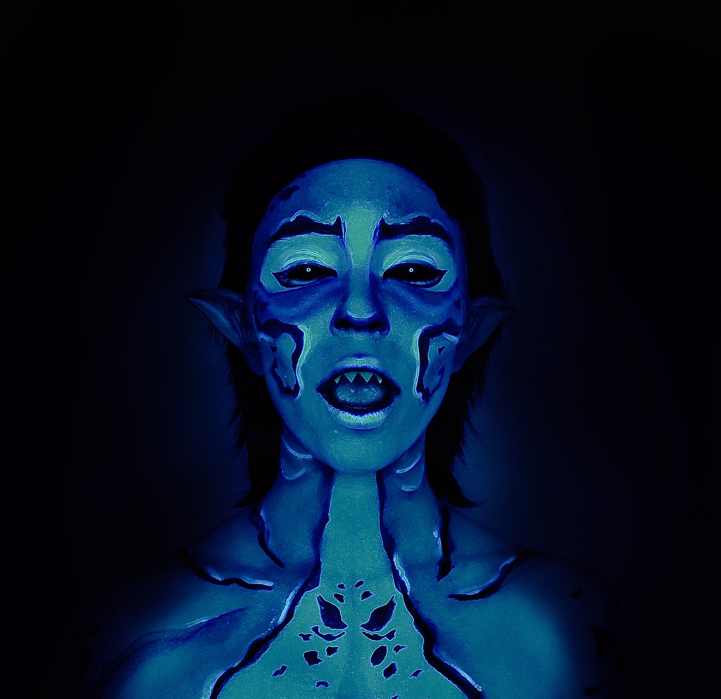 KlifordKosse's tweet photo. I completely forgot to post a photo with makeup on Bentho, although it's been almost a month. One night I had nothing to do and I painted half of my body :) (Not cosplay)
#ninjago #benthomaar #bentho https://t.co/H7xH9PKmlH