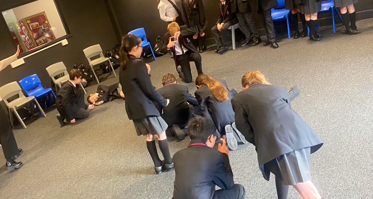 KLADrama's tweet photo. Our professional and creative y7s were understanding the meaning of #ensemble today working practically as a full class; teamwork, focus and confidence ✅ 🎭 #drama #dynamics #7team #performance #school https://t.co/DgtkdPGE5Z