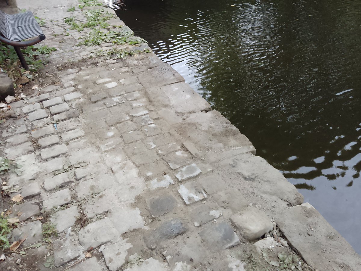 TommyHigson1's tweet photo. Rochdale Towpath Taskforce! ๐
We repaired a damaged washwall and replaced the cobbles that were missing๐ช
Incredible work and amazing effort from everyone! ๐ฏ
#volunteering #leadvolunteer #Rochdale #GreaterManchester #VolunteerByWater #lifesbetterbywater #ActNowForCanals https://t.co/G1H5gqV2Mw