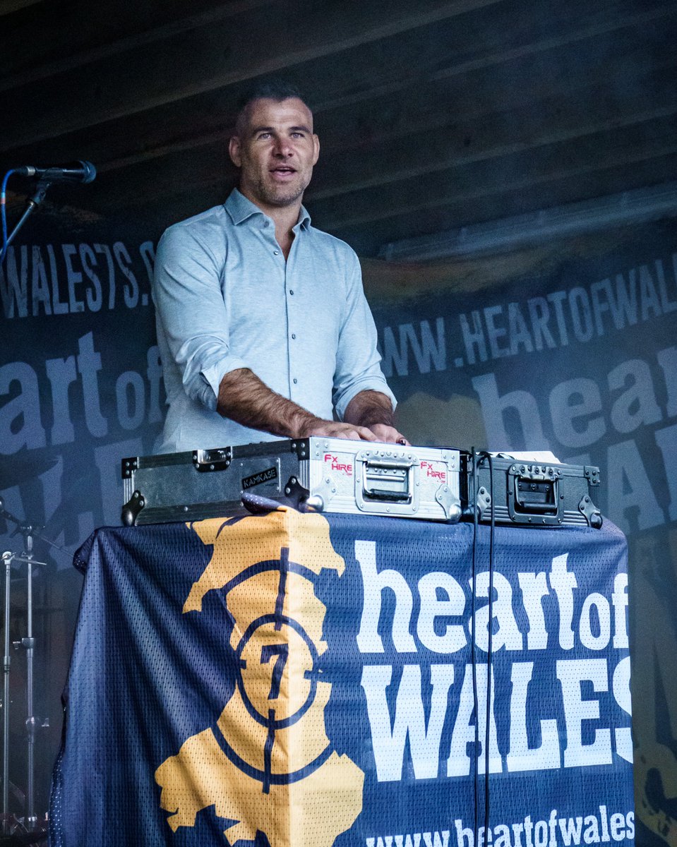 HeartofWales7s's tweet photo. 🎉 MUSIC FEST 🎉
Hit us with your ideas 🥁🎧🎛🎺
Or is @mikephillips009 enough 😘❤️🎉
Let us know below who you would like to see play the HoW7s Music Fest in 2023 ❤️🏴
Join #TeamHoW 🎉👇 for amazing givewaways, offers and updates
https://t.co/Iz2nJ5JoxY
#HoW7s #WeGoAgain https://t.co/6SDPLKcz5b