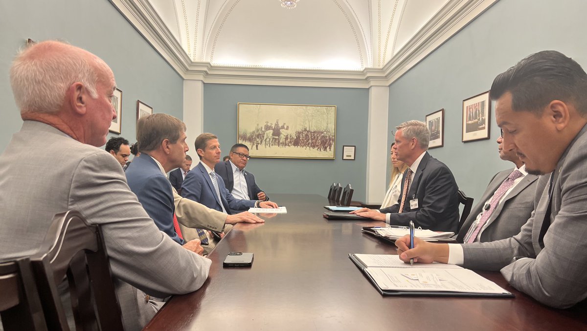 Great meeting with <a href="/NRCgov/">NRC</a> Chairman Chris Hanson during yesterday’s <a href="/SpentFuelCaucus/">Spent Fuel Caucus</a> meeting!
 
We discussed NRC's role in the storage and management of spent nuclear fuel.