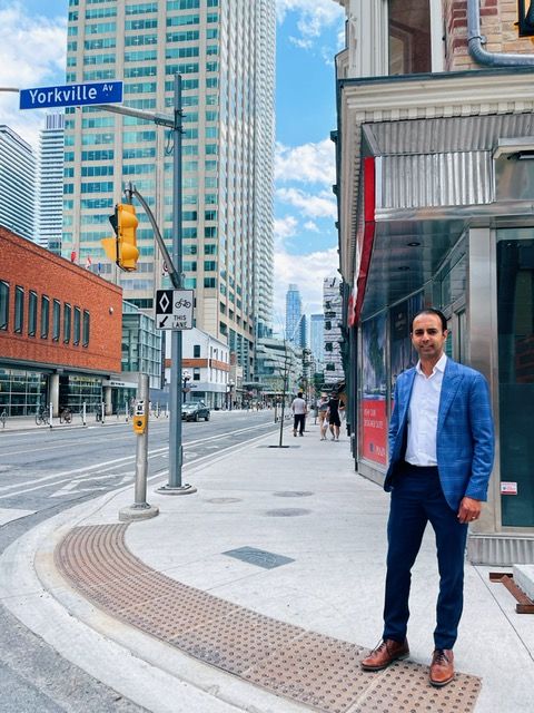 cubecomrealty's tweet photo. Out with the old, in with the new. What a great way to end summer! #cubecom #cubecomrealty #toronto #torontobusiness #torontorealestate #fallintoronto https://t.co/vDCbXxMzzX