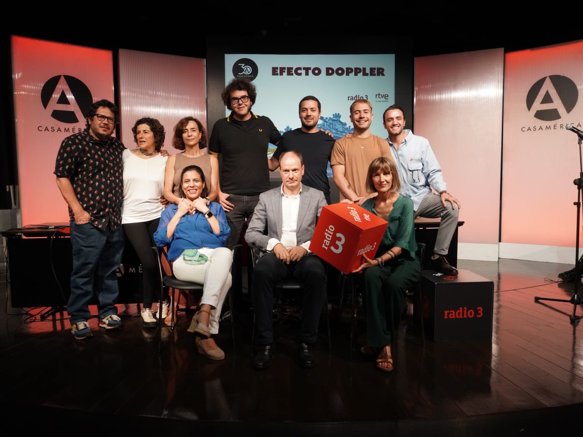 📻 En directo <a href="/EfectoDopplerR3/">Efecto Doppler</a> con <a href="/EstherFerrero_/">Esther Ferrero</a>  desde nuestro anfiteatro.

🎟️ Estamos con <a href="/luispradosc/">Luis Prados Covarrubias</a>, <a href="/Cneirab/">Claudia Neira Bermúdez</a>, <a href="/NuBarrios/">Nuria Barrios</a>,
<a href="/luischaves/">Luis Chaves</a> y <a href="/CataBotellas/">Catalina Murillo</a> hablando de <a href="/cacuenta/">Centroamérica Cuenta</a> y de los 30 años de Casa de América.

📡 Aquí 👇
rtve.es/play/audios/pr…