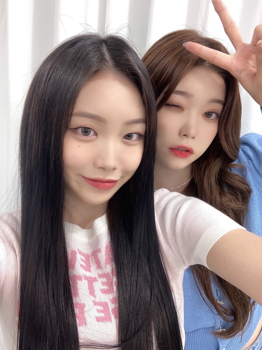 FranceBilllie's tweet photo. 21.09.22 | Trad 

[#SUHYEON] Ma sœur, mon humaine, Cherry Tsuki !!! ٩ ( ᐛ )و 🍒✨
Joyeuse anniversaire ♥💫❤‍🔥 🫶
Merci d'être née 😘

#Billlie_Letter

#빌리 #Billlie @Billlieofficial #RINGmaBell 🐈‍⬛ https://t.co/GqYZOg5IEH