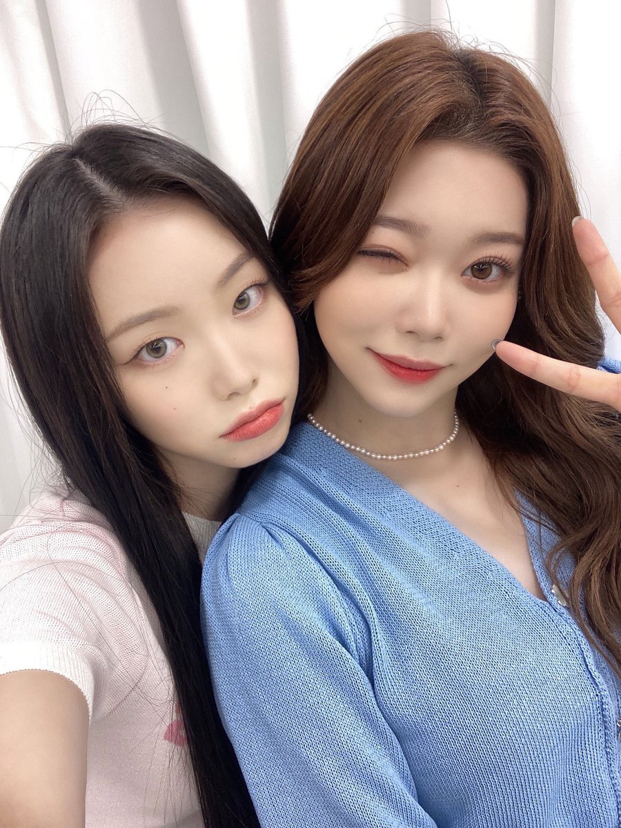 FranceBilllie's tweet photo. 21.09.22 | Trad 

[#SUHYEON] Ma sœur, mon humaine, Cherry Tsuki !!! ٩ ( ᐛ )و 🍒✨
Joyeuse anniversaire ♥💫❤‍🔥 🫶
Merci d'être née 😘

#Billlie_Letter

#빌리 #Billlie @Billlieofficial #RINGmaBell 🐈‍⬛ https://t.co/GqYZOg5IEH