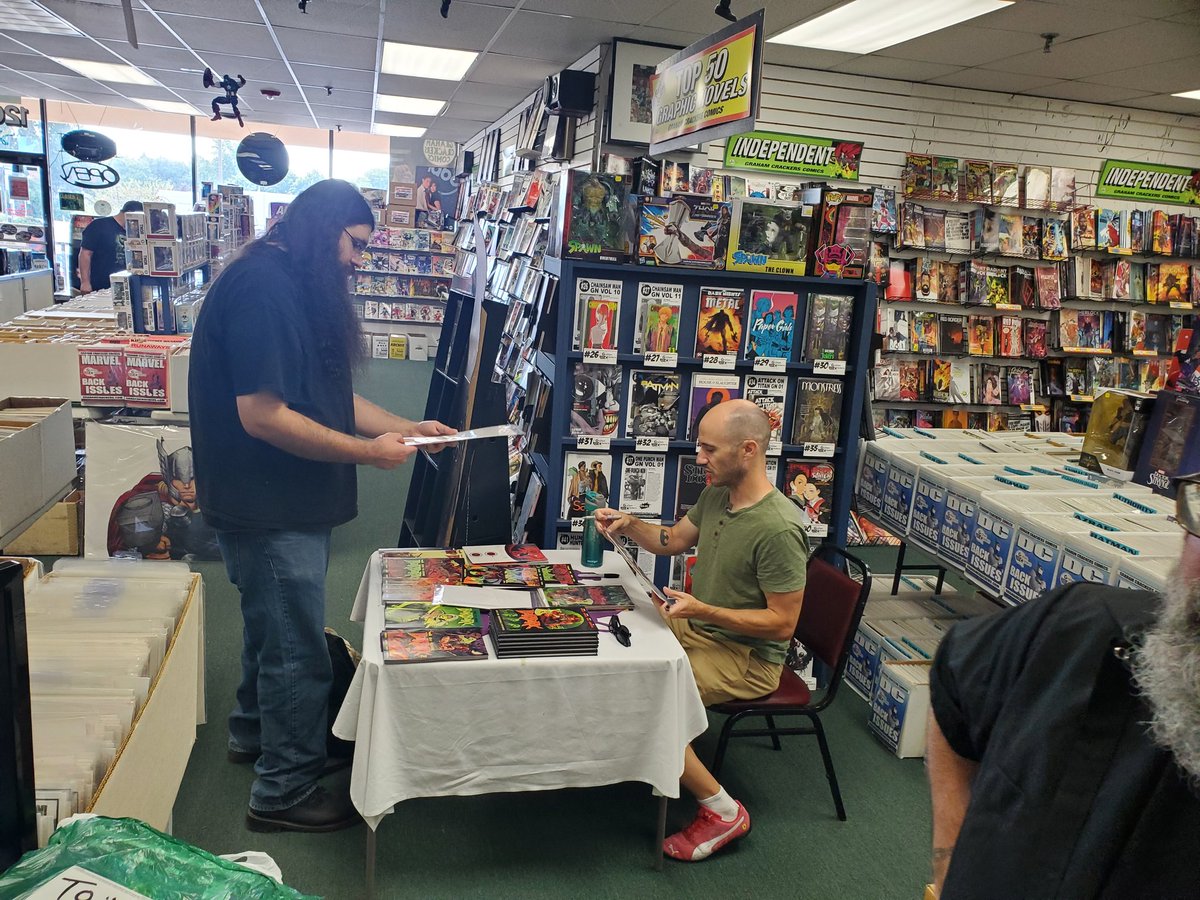 ShockNAweToys's tweet photo. Warriors United! @GCComics @thevaultcomics @MichaelMoreci Signing! #thanks #comicsrule @BarbaricFans https://t.co/9rW5cuaEJq
