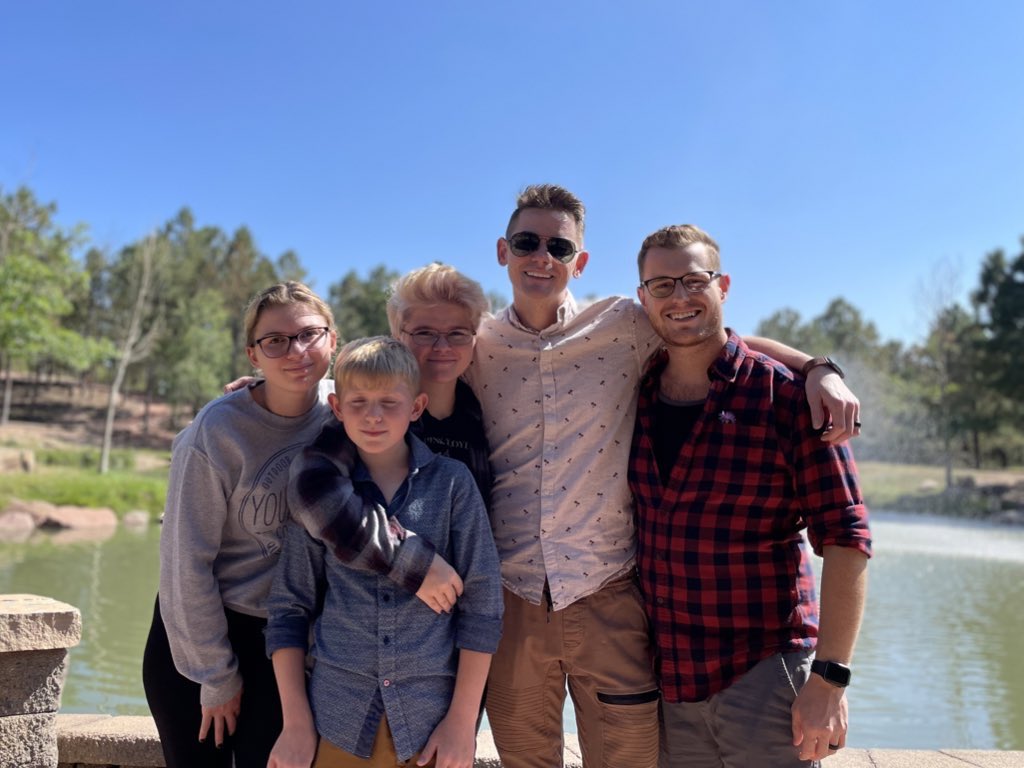 dillschu tweet media