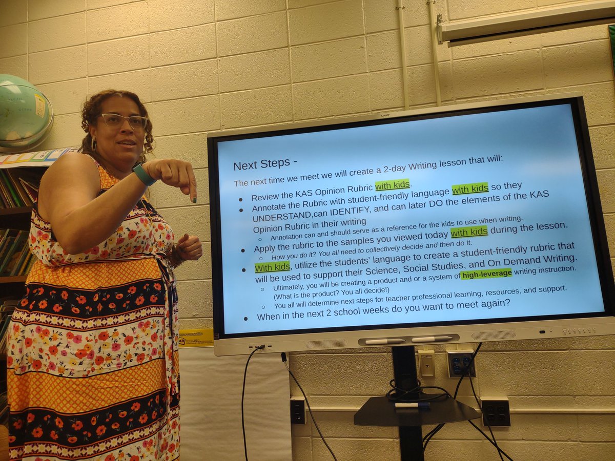KYTOY15's tweet photo. Teachers working through the KAS Opinion Rubric and calibrating scoring student work. Next step ARE tool  - co creating student friendly rubric. @mainmarcia @JCPSAsstSuptAIS @JCPSKY @JCPSAsstSuptAIS @szbarber @UrbanReadyEd https://t.co/DRGVNgutTv