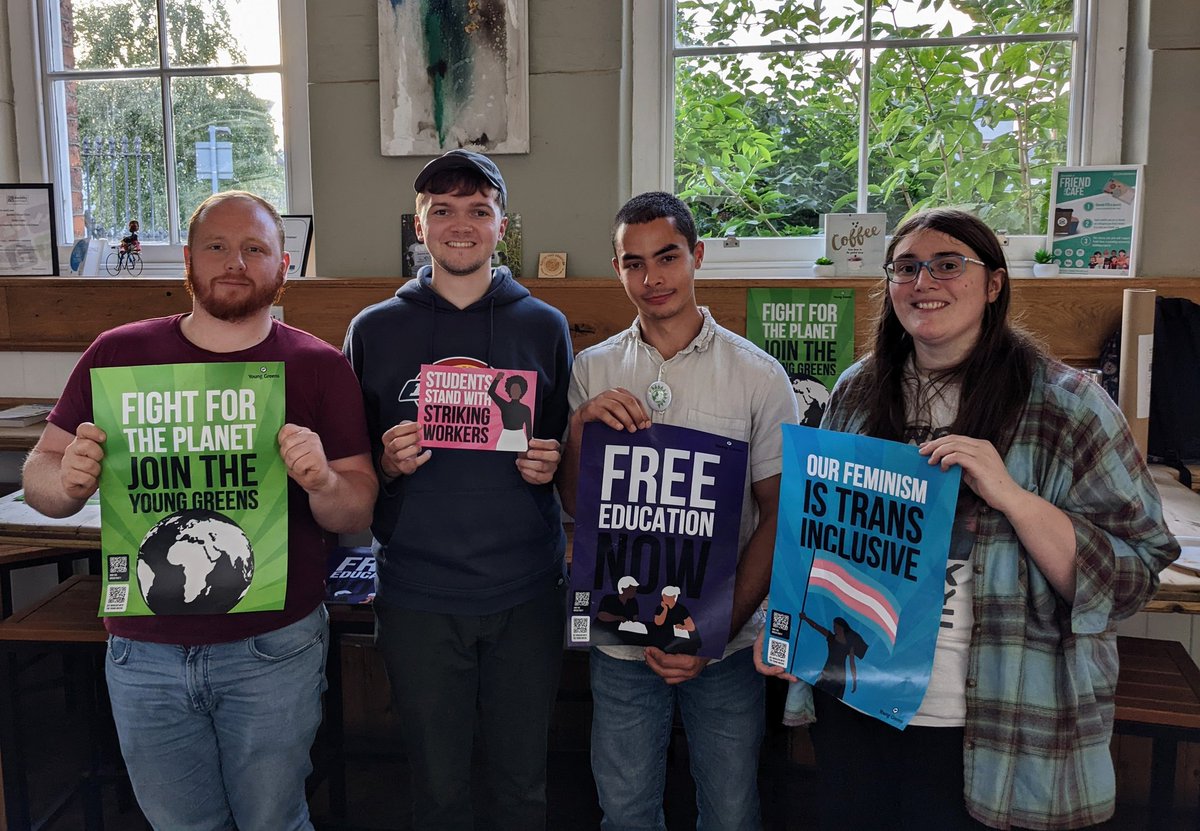 CheltenhamYG's tweet photo. ✊ We had fun hosting our first social event following the @uniofglos Freshers Fayre last week! 

🌱 Thanks to everyone who came along to find out about our plans for the coming year...

💭 Interested? Find out more and get in touch: https://t.co/sTWFmaDYN0 https://t.co/07Wot66TJ1