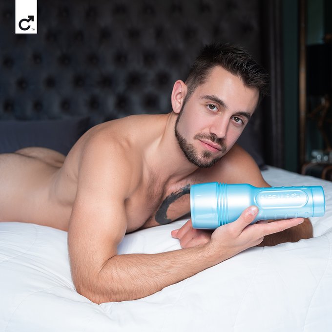 ?  @hippiegq_  https://t.co/2rCg08D1dM https://t.co/lmPCnjmipP