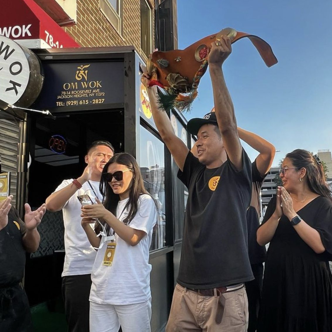 accompanycap's tweet photo. Still recovering from the amazing 10th Annual #MomoCrawl! Thank again one more time to our partners @momocrawl @QNS_Together @SFTHQ  @QueensQustodian for a phenomenal record-breaking day supporting the wonderful community of Jackson Heights! Can't wait for next year! #momos4ever https://t.co/T195tBQuZt