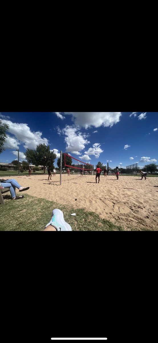 Thank you <a href="/Brookeabrownnn/">Brooke Brown</a> for having me out today for a visit! Even had me playing sand volleyball with the <a href="/MACU_WBB/">MACU Women’s Basketball</a> girls was fun! #officalvisit #tohotinthesand