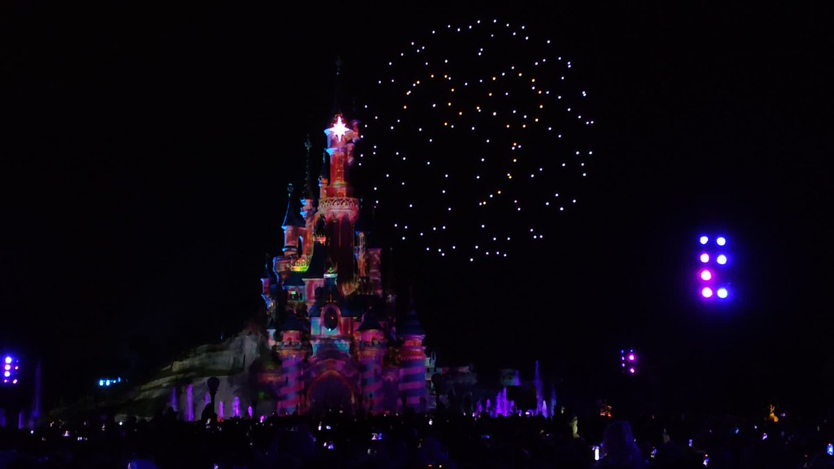 TeamCastagnet's tweet photo. Disneyland Paris 30.
DISNEY D-LIGHT Show.
@DisneylandParis
#DisneyDLight #ShowNocturne #30ansDisneylandParis #30ansdeMagie #DisneylandParis2022 #DisneylandParis30thAnniversary #DisneylandParis #Disney #DLP30 #DisneylandParis30 #DisneyParks #UnMondeQuiSIllumine (#Photo) (#Picture) https://t.co/9Yzcft9YvD
