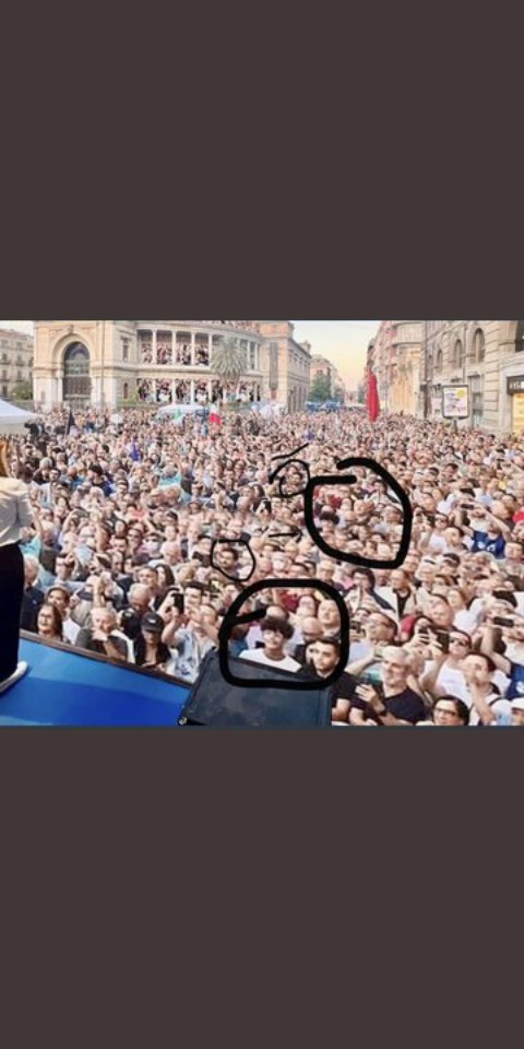 Nuovi insulti:" sei più falso di una foto di un comizio della Meloni"