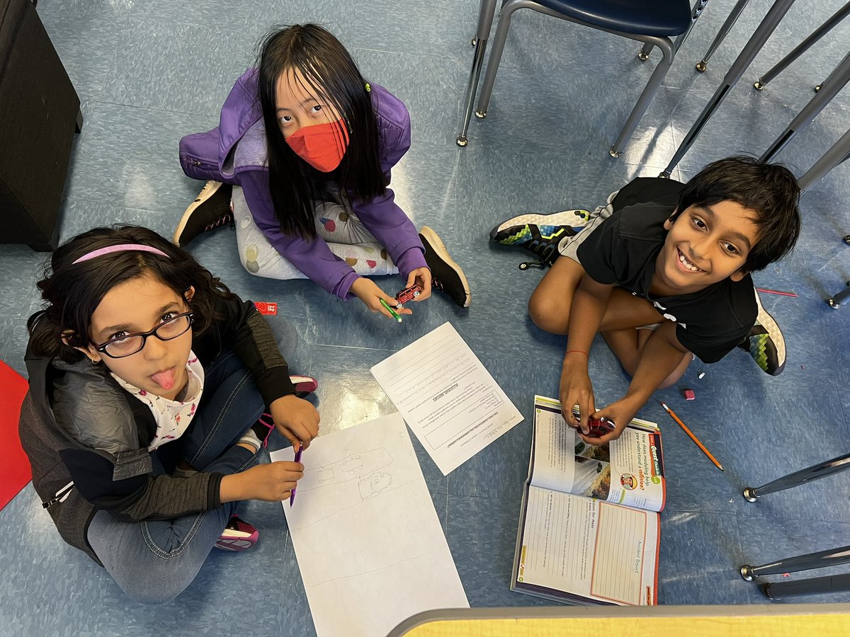 MrsMiller1819's tweet photo. Today we acted like engineers, using models to understand a collision. @JMDragons5 https://t.co/Q2BFKQ7mZi