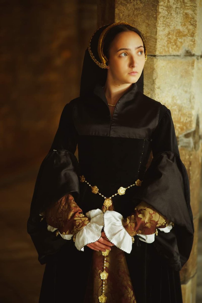 My latest project with <a href="/Crowseyeuk/">Crow's Eye Productions</a> and @periodwardrobe “Getting Dressed -Tudor Royal Household” has just been released: youtu.be/_tMECKG3YK8 I can’t speak highly enough about their talent, so view it for yourself. 🖤