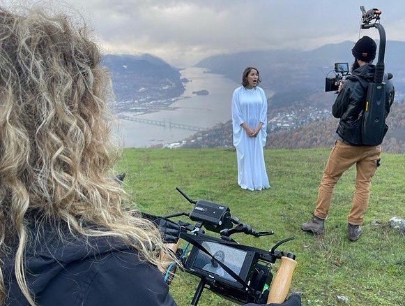 beatloredoc's tweet photo. “Rise” written by China Forbes of Pink Martini  in memory of Derek Rieth was released worldwide on YouTube and Vimeo in support of #SuicidePreventionMonth “Rise” was shot on location at the Portland waterfront and Columbia River Gorge on Kreps Ranch. #bts https://t.co/rabgeasgPo