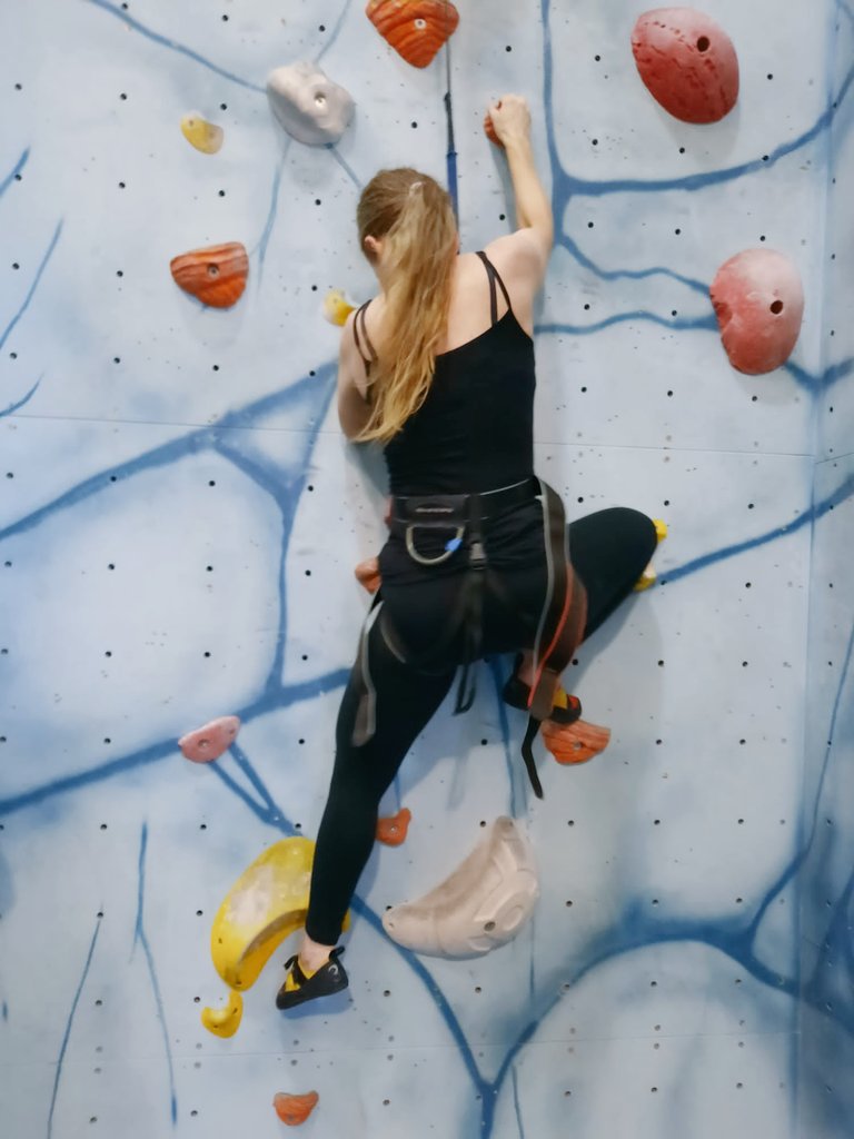 Look what, not cycling. May be time to buy new climbing kit. #rockclimbing