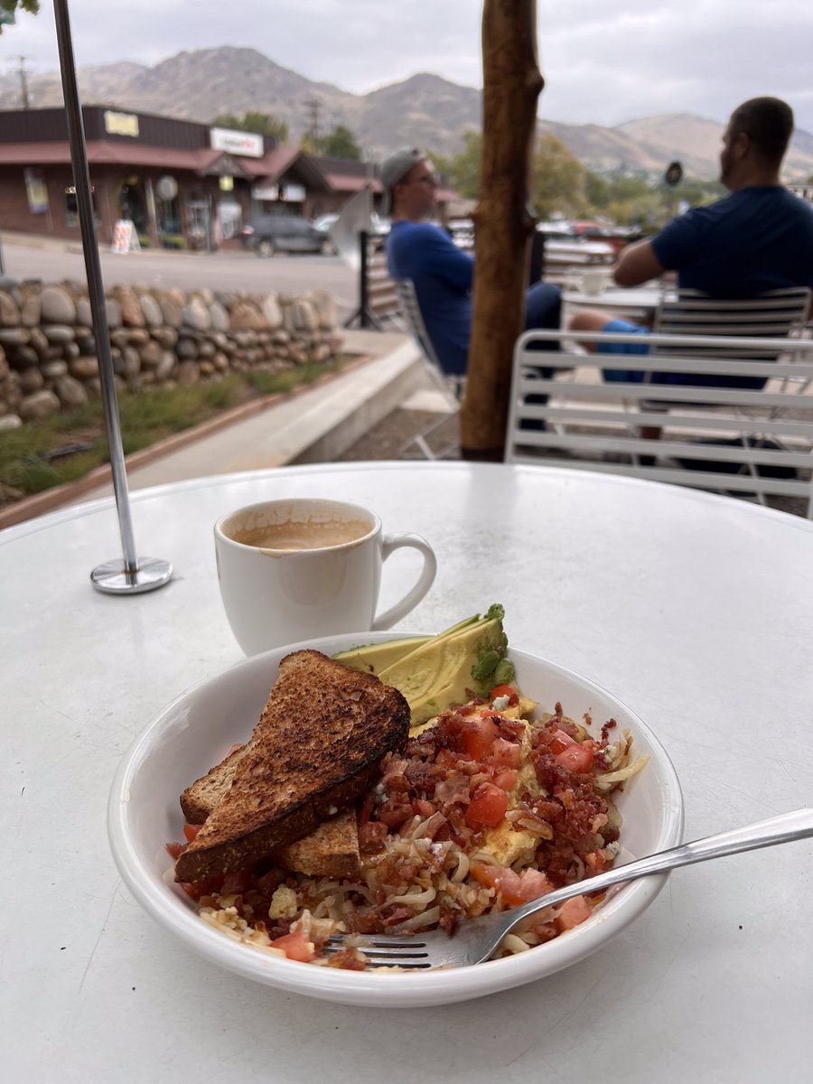 noumenalmind's tweet photo. Here’s a few favorite bites from Golden/Morrison, CO.
Cafe 13, Willy’s Wings, Woody’s Woodfire Pizza. Intermittent fasting resumes tomorrow. #goldencolorado #morrisoncolorado #goodeats https://t.co/WbGqQyCZwr
