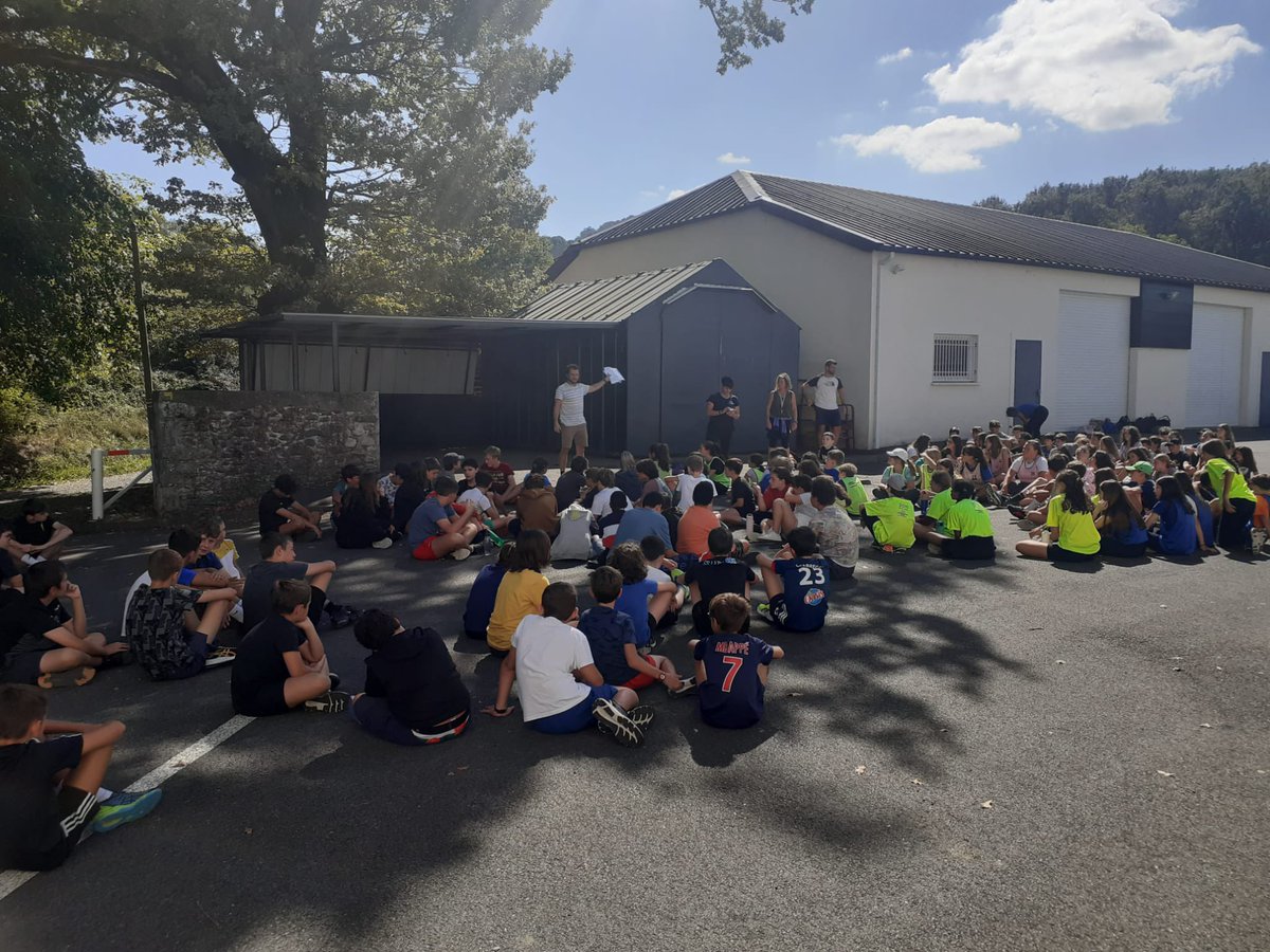 Beau départ 🌞 !!! 👉🏼#JNSS (journée nationale du sport scolaire) , l’<a href="/unss/">UNSS_National</a> partout sur le <a href="/departement64/">Pyrénées-Atlantiques</a> 👉🏼 + de 1500 élèves concernés sur différents sites : <a href="/VilleAnglet/">Ville d'Anglet</a> , <a href="/Ville_Pau/">Pau, Capitale Humaine</a> , Hendaye , <a href="/VilleOloron/">Oloron Sainte-Marie</a> , <a href="/VilledeLescar/">Ville de Lescar</a> , Mauléon, etc. Merci aux <a href="/professeurEPS/">Professeur d'EPS</a> 👍🏼