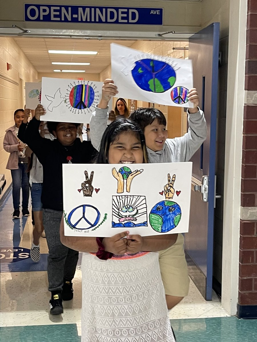 bralleyib's tweet photo. Proud Eagles celebrating  International Peace Day #PeaceDay2022 https://t.co/NsMvRET7CS