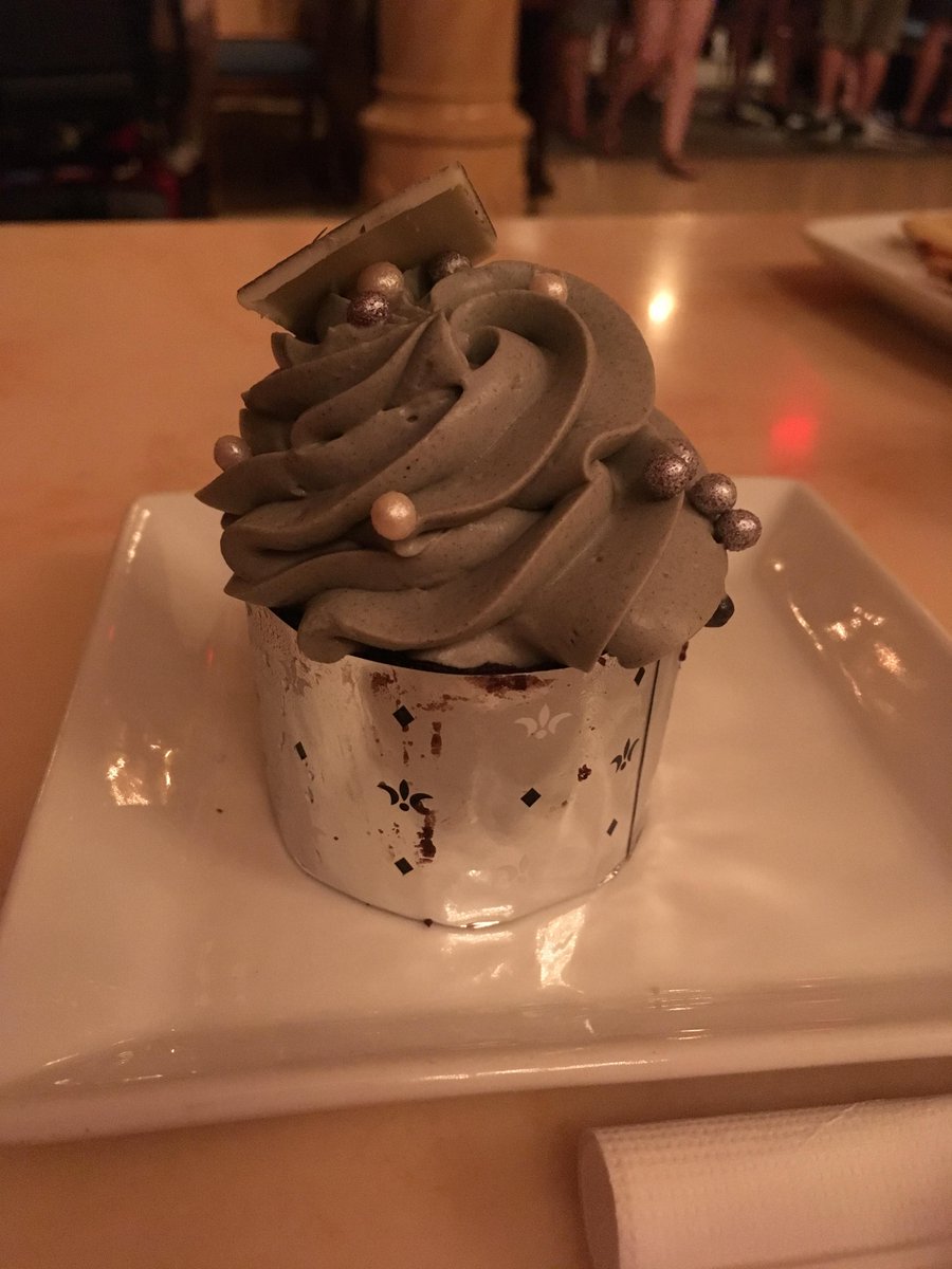 mickeyadventure's tweet photo. Try the gray stuff, it’s delicious!  #graystuff #beautyandthebeast https://t.co/QHKKi9ZPRw