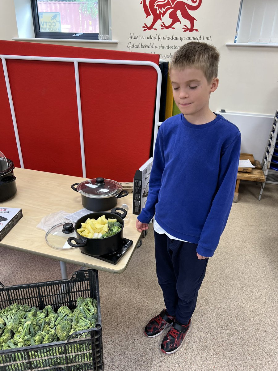 MrsTHowells tweet media