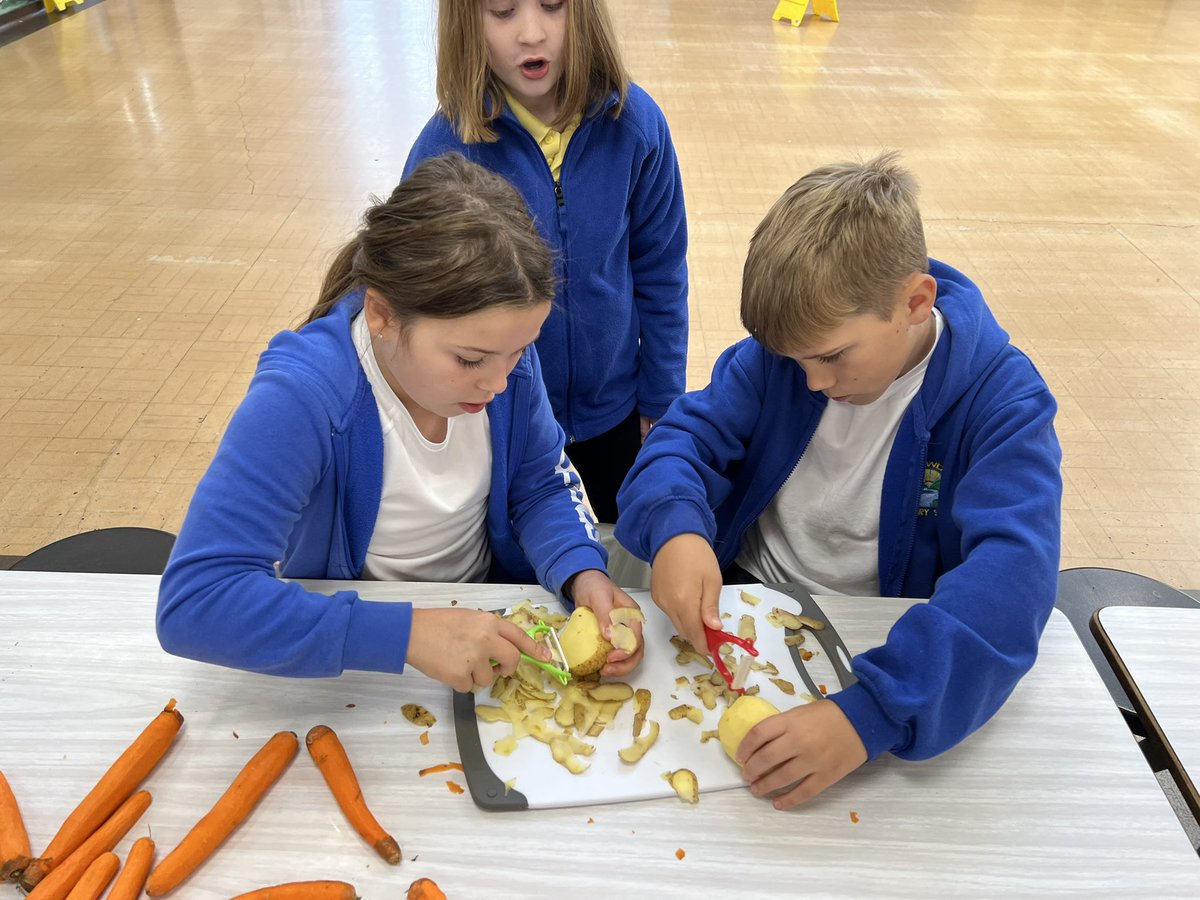 MrsTHowells tweet media