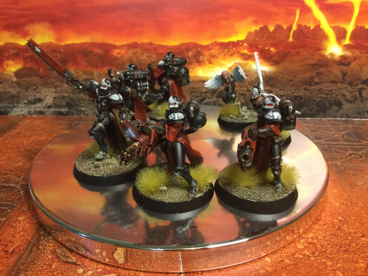 tiffanyszoneuk's tweet photo. Retributors done. Think I will finish a Seraphim squad off next. 😊
#sistersofbattle #adeptasororitas #murdernuns #retributors #orderofourmartyredlady #warhammer40k #warhammercommunity #paintingwarhammer @warhammerofficial #paintingminiatures #miniaturepainting #wargaming https://t.co/rPMfa8xkXJ