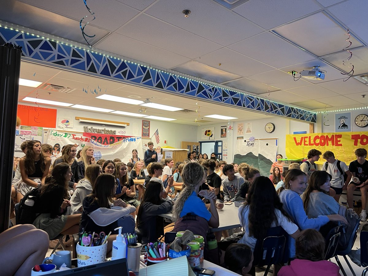 PACKED room for the <a href="/Join1Love/">One Love Foundation</a> <a href="/WPOneLoveClub1/">WP One Love Club</a> interest meeting. So excited for the work we’ll do this year to educate teens about healthy and unhealthy relationships <a href="/theWPboard/">West Potomac HS (we/they/them)</a>