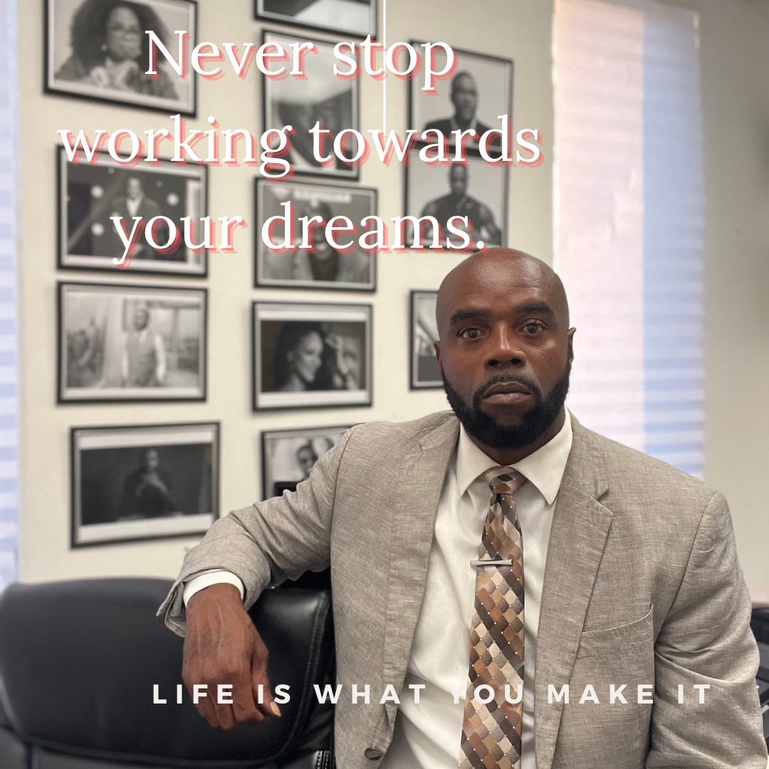 RobertJonesnola's tweet image. “ A dream WITHOUT work is just a DREAM .”~R. Jones
****
#motivationalquotes #shareablecontent #inspirationalquotes #realtalk #thetruepowerofendurance #majormoves