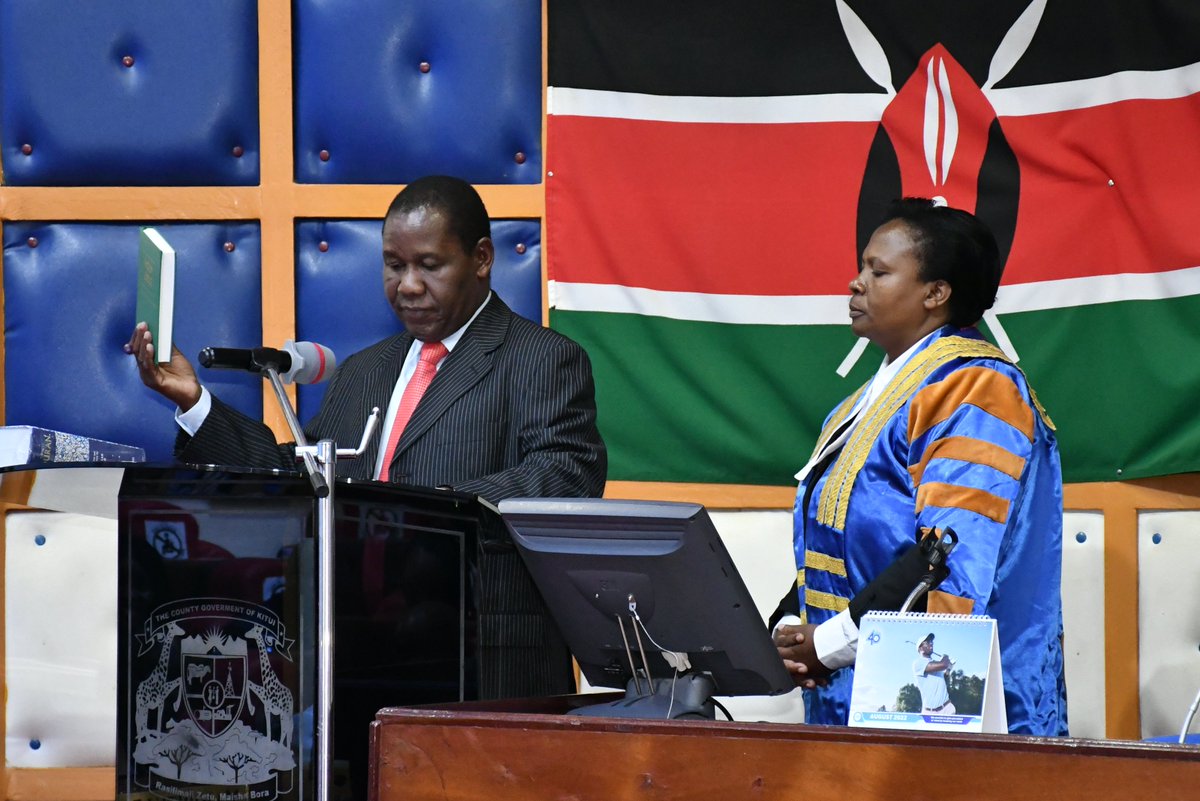 KituiAssembly's tweet image. Members of the County Assembly take Oath of Office
Members of the Third County Assembly have this morning taken oath of office in an event presided over by the Clerk of the Assembly Mr. Elijah Mutambuki in accordance with the County Assembly of Kitui Standing orders.