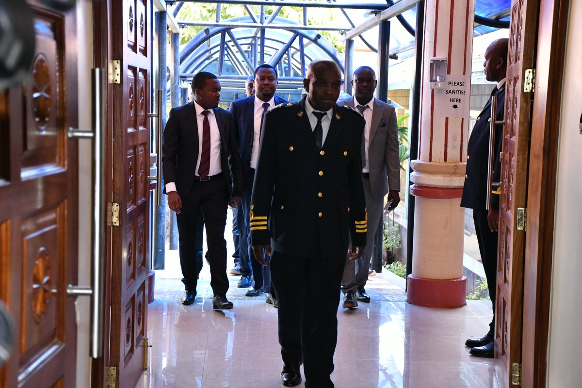 KituiAssembly's tweet image. CHANGE OF GUARD AT THE HELM OF THE COUNTY ASSEMBLY.
Hon. Kelvin Kinengo Katisya has been elected as the Speaker of the Third County Assembly of Kitui. Hon. Speaker Kinengo garnered fifty-one (51) votes against Hon. George Mutua Ndotto who garnered six (6) votes.