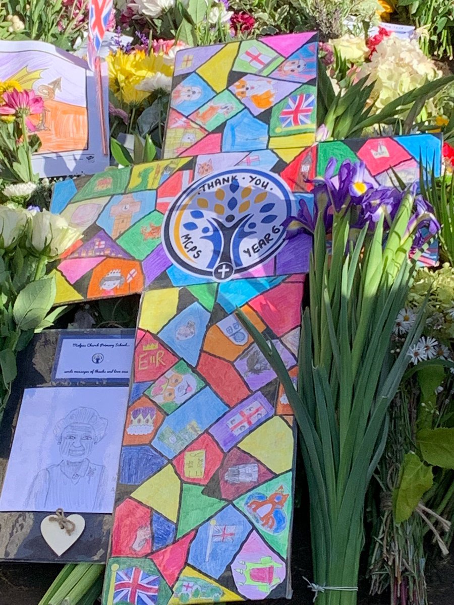 Year 5 worked hard to make a card to remember the hard work, dedication and warm smile of HRH Queen Elizabeth  II. We filled it with special memories and Mrs Hunt took it to Windsor to lay it with the special tributes and flowers.