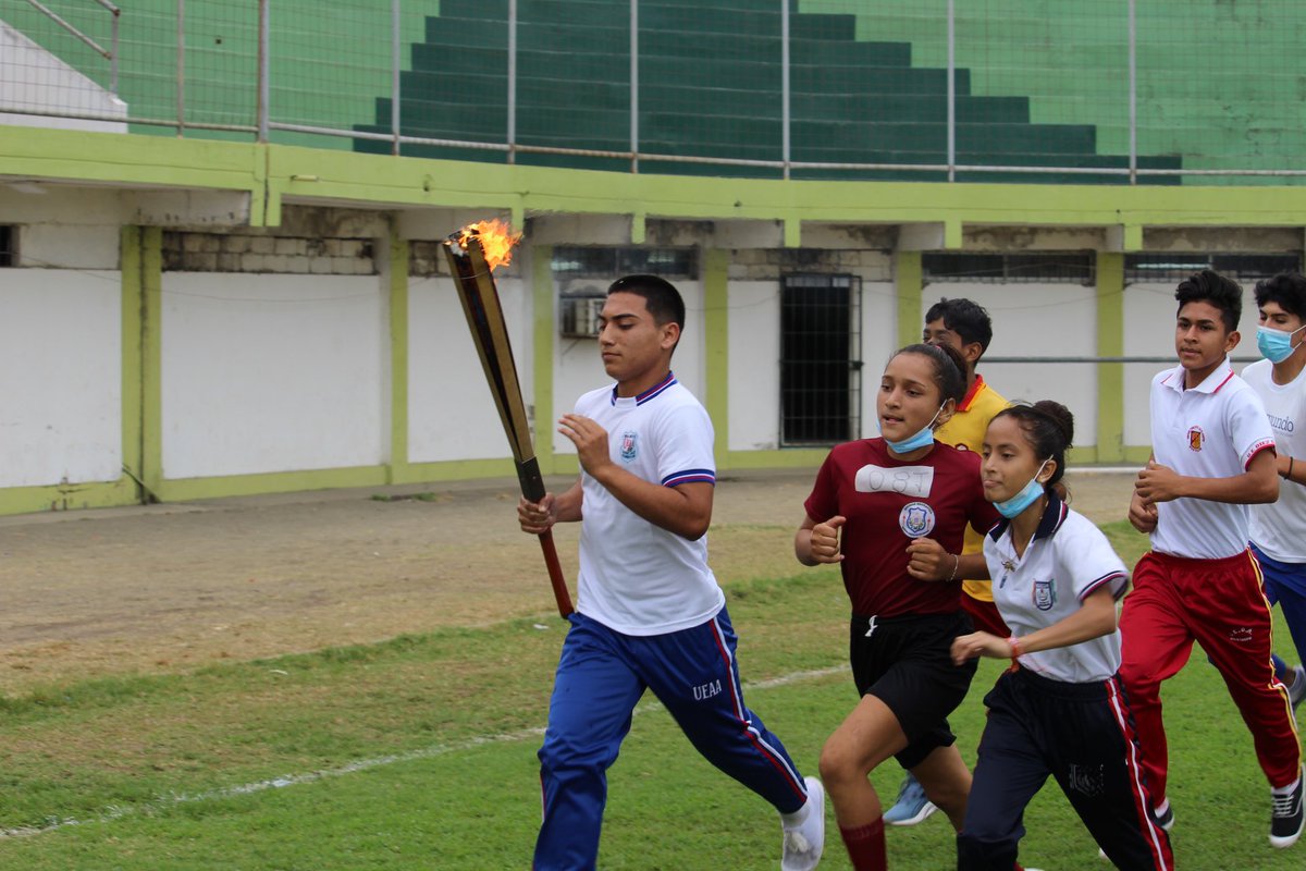 EducacionZ5_Ec's tweet photo. [BABAHOYO] En @EducacionZ5_Ec, fomentamos espacios deportivos y culturales, @monka78, coord, Zonal junto miembros de la Federación deportiva de Los Ríos, participaron en la de inauguración de los Juegos Deportivos Estudiantiles de Babahoyo.
#EncontrémonosPorLaEducación https://t.co/Vl1Z7Y5B3f