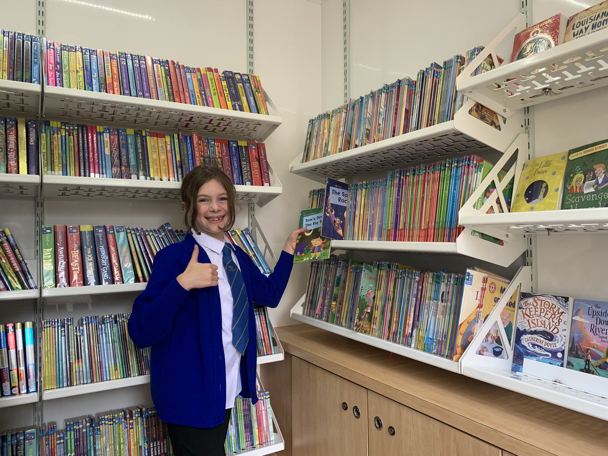 chacewatersch's tweet photo. An exciting visit from the library van yesterday. 149 new books added to our library! Our three reading champions were superstars and had a great time choosing new books. https://t.co/W2TDBAMvR9