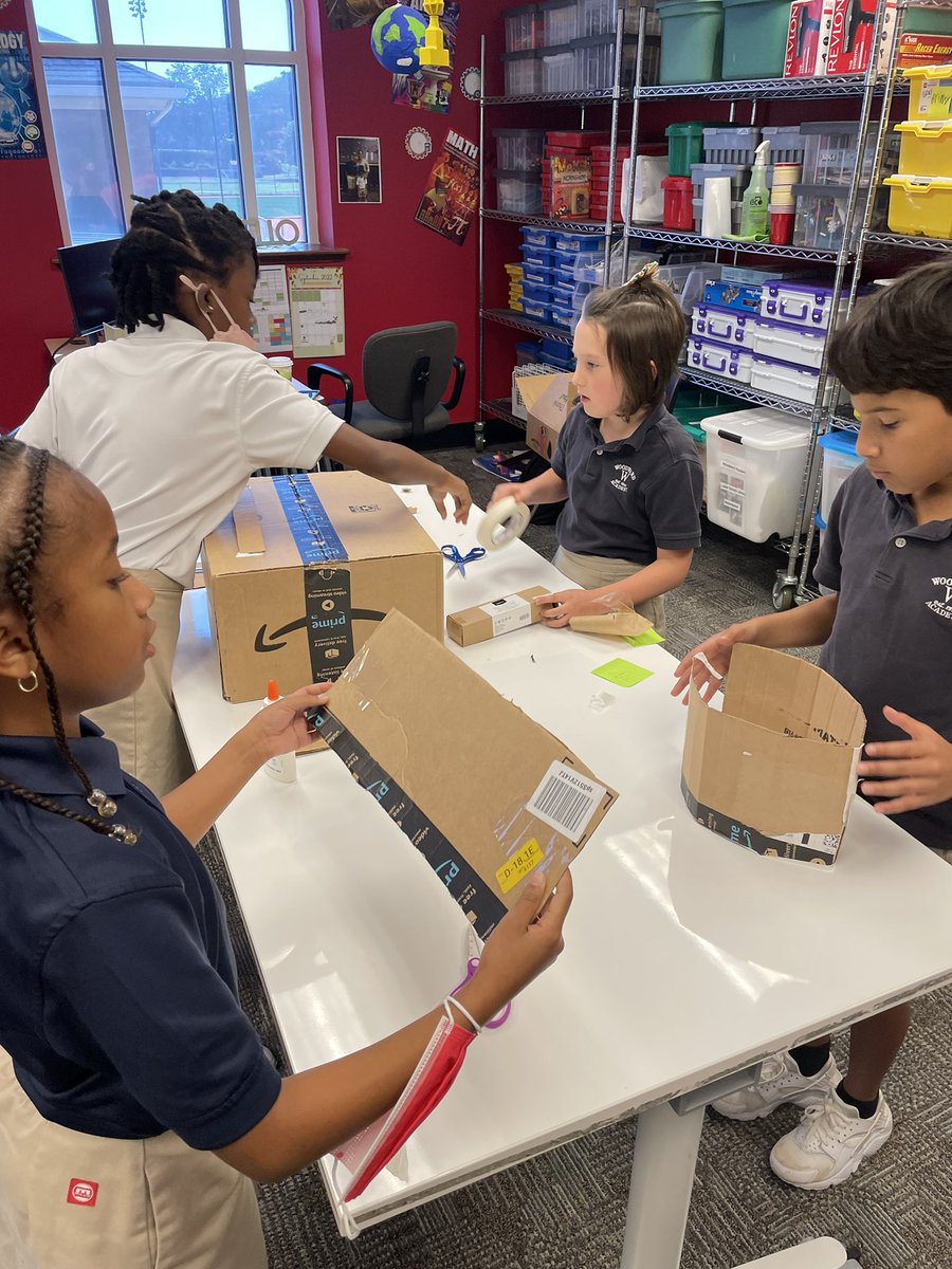 TeacherTammyF's tweet photo. Creations in the making!!! #boxitects #woodwardway #4thgradeSTEAM @Natalie_STEAM https://t.co/1GAeQsfmF6