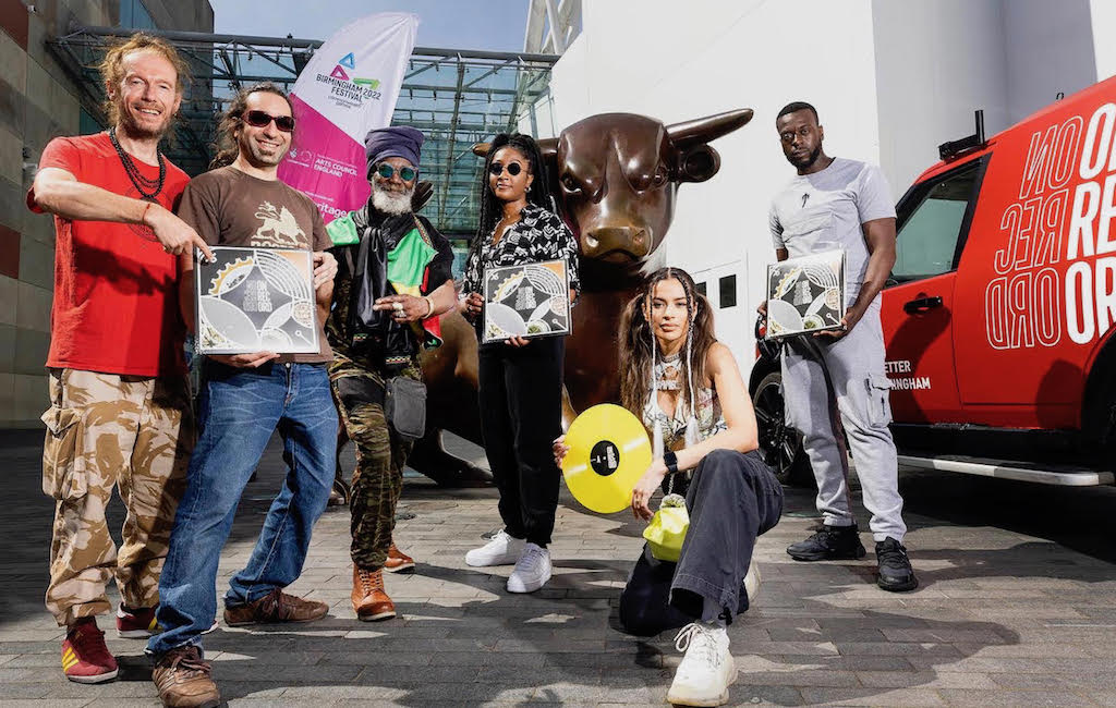 WMMusicBoard's tweet photo. Birmingham's musical prowess was highlighted throughout @Birminghamcwg22 &amp; as part of the #B2022Festival @jezc founder of @brummusicpics  launched a new album featuring 11 original tracks from Brummie artists. Read more in #WMMB's Q&amp;A ⬇️ #itsabrumting
https://t.co/dL2byFu0VL https://t.co/yt2Aq6btSA