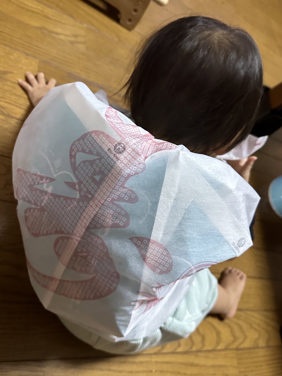 nnnri9's tweet photo. 今日は息子ちゃんの誕生日でした🥹💓
1ねん早すぎたあーーーー
私を母にしてくれてありがとう。
👨と👩のところに産まれてきてくれてありがとう。
愛してるぞおおおお！！！！！
パンケーキとベビーダノンで作った初めてのケーキは恐る恐る掴んで確かめながらゆっくりと完食してくれました😭👏 https://t.co/wrt8nGU2NP