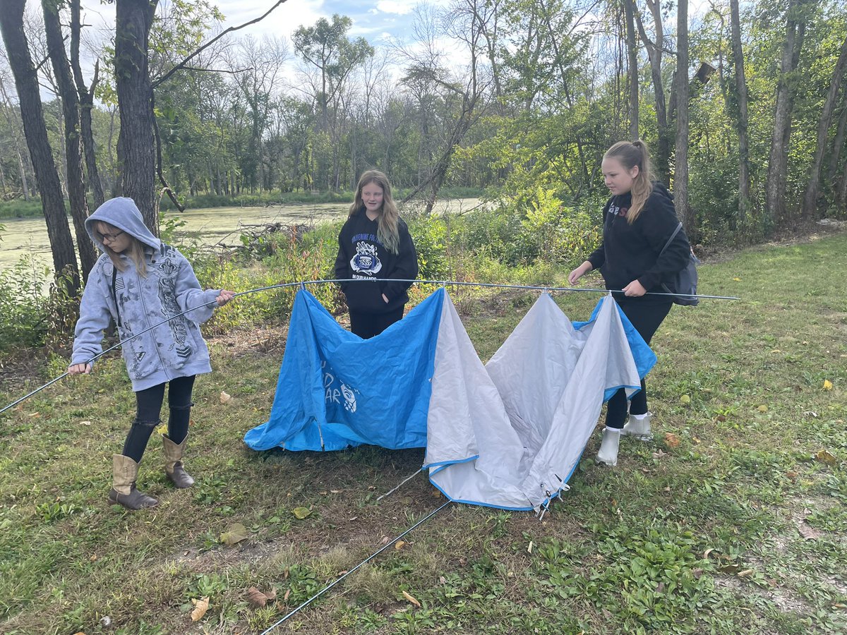 MrsKaylesWright's tweet photo. Starting to feel a little like fall this morning on day 3 of School of the Wild! 🏕 https://t.co/4MEbAFCAdt