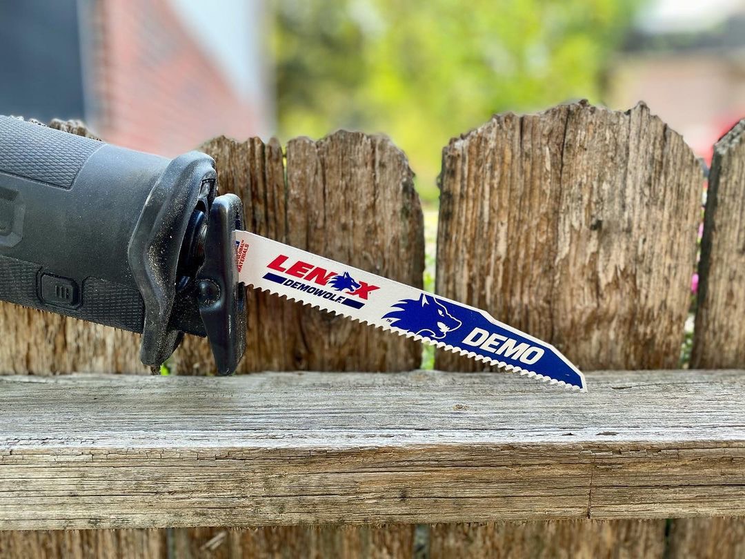 Plunge cut with ease using our LENOX® DEMOWOLF™ #reciprocatingsawblades. Learn more: bit.ly/3ABUsTJ 

📸: someguywithtools