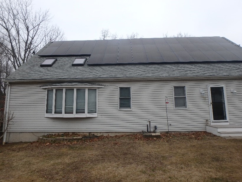 ConEdCEB's tweet photo. Among smaller states, Connecticut is one of the fastest growing in terms of solar installations according to @SEIA, with more than 1,000 MW of solar already installed. Let’s keep it up!
https://t.co/v3JzYRNhHk
#ConEdisonCEB #renewableenergy #savewithsolar https://t.co/TEQOzANNip