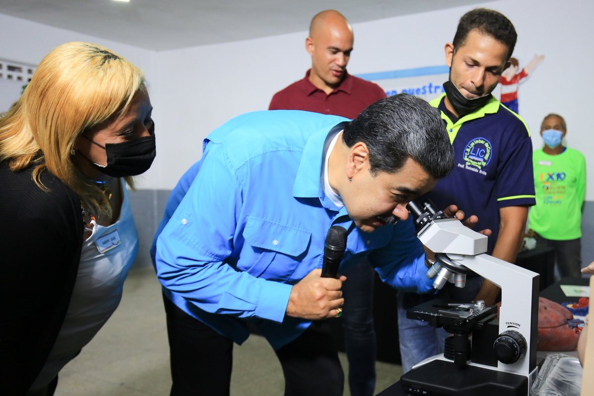 mineducacion_ve's tweet photo. ¡Regreso a clases felices! 

Ya puedes notar el hermoso trabajo de las Bricomiles. Como lo orientó el Pdte. @NicolasMaduro, este 3 de octubre los estudiantes disfrutarán de centros educativos rehabilitados y bellos.

Continuaremos trabajando junto al pueblo.  #VenezuelaProductiva https://t.co/RTFhDkz5QE