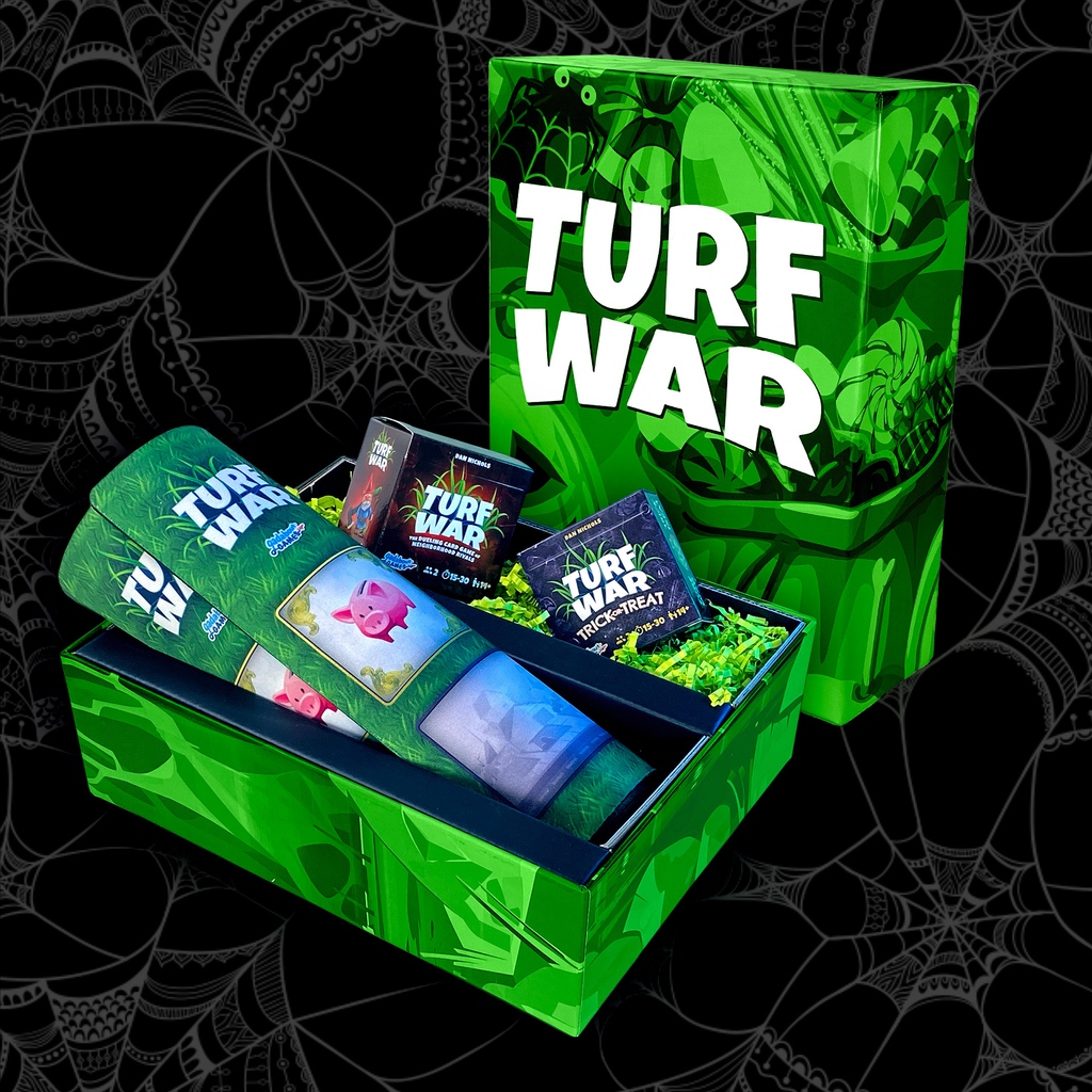 GadaboutGames's tweet photo. 🎁 #kickstarter pledge level preview week! Get the ultimate experience in the Big Green Box – #turfwargame 2nd ed., expansion, and 5 playmats in a neon storage box. Turf War: Trick-or-Treat launches on Kickstarter Sept 27.

#kickstartergame #boardgames #halloween #bgg https://t.co/t5vfKzdcPN